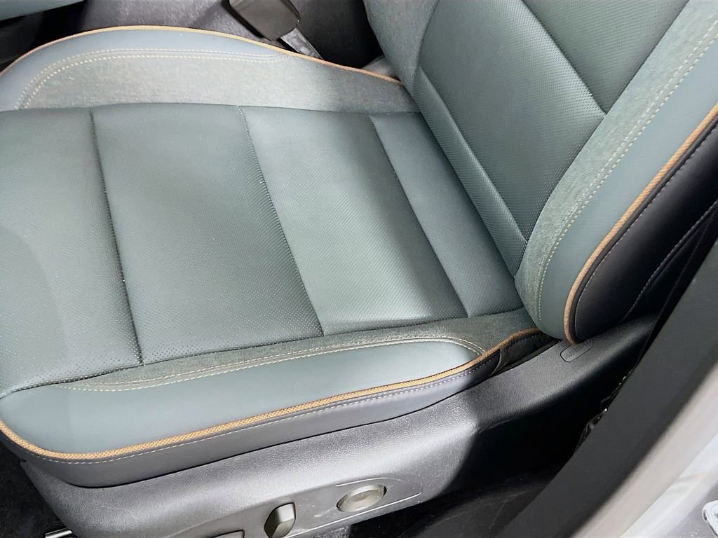 Certified 2024 GMC Acadia AT4 w/ Luxury Package AWD/4WD image 19