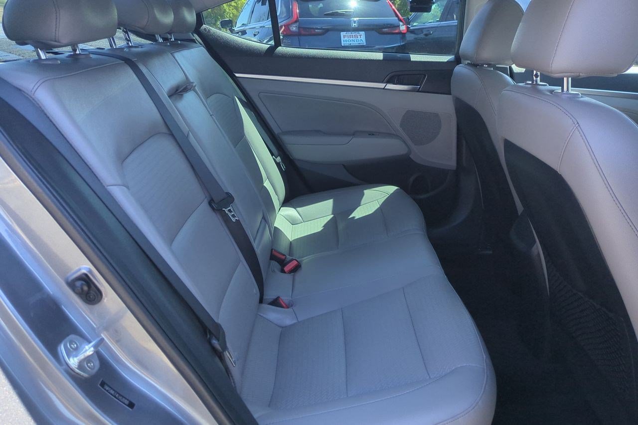 Used 2020 Hyundai Elantra Limited FWD image 23