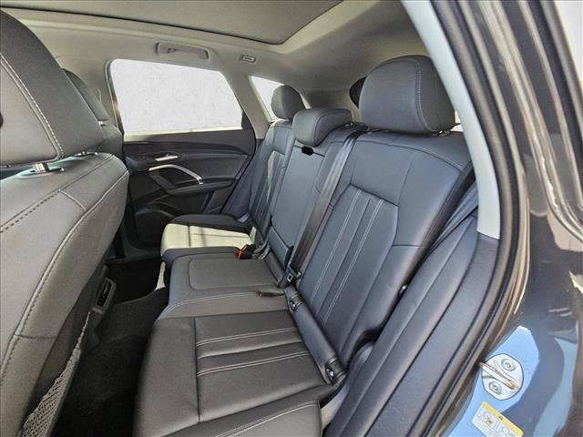 Used 2025 Audi Q5 Premium w/ Convenience Package AWD/4WD image 16