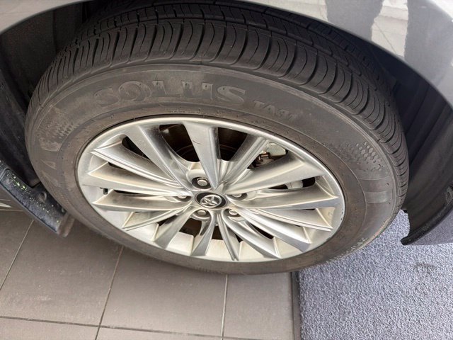 Used 2017 Toyota Avalon Limited FWD image 5