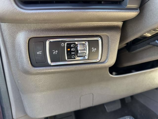 Used 2020 Lincoln Corsair AWD w/ Premium Package image 17