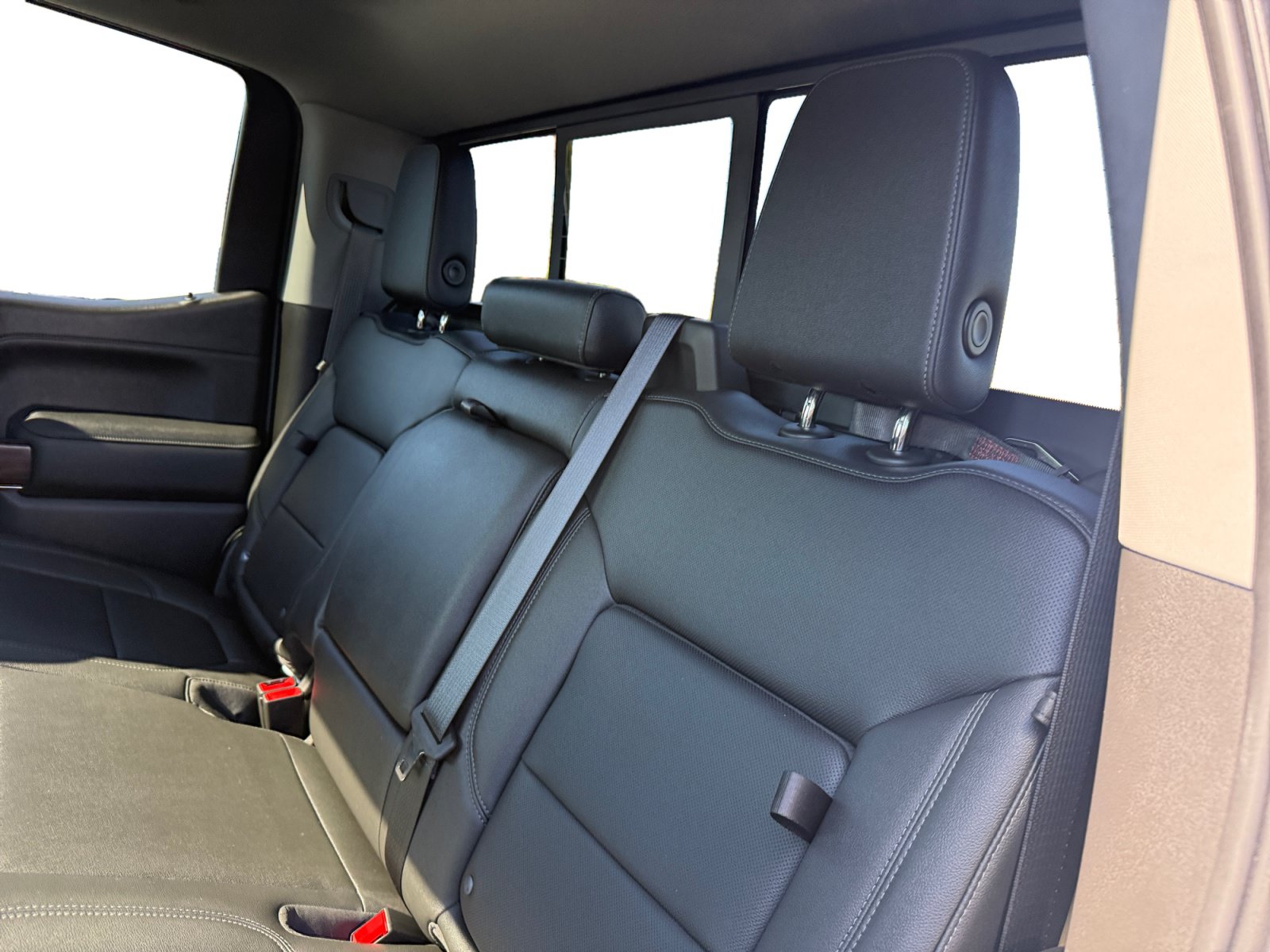 Used 2021 GMC Sierra 1500 SLT w/ SLT Premium Package AWD/4WD image 16