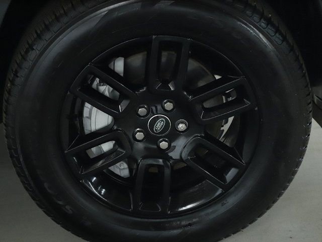 Used 2023 Land Rover Defender 110 SE image 40