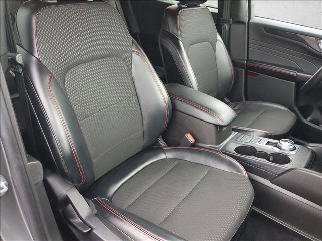 Used 2025 Ford Escape ST-Line image 24
