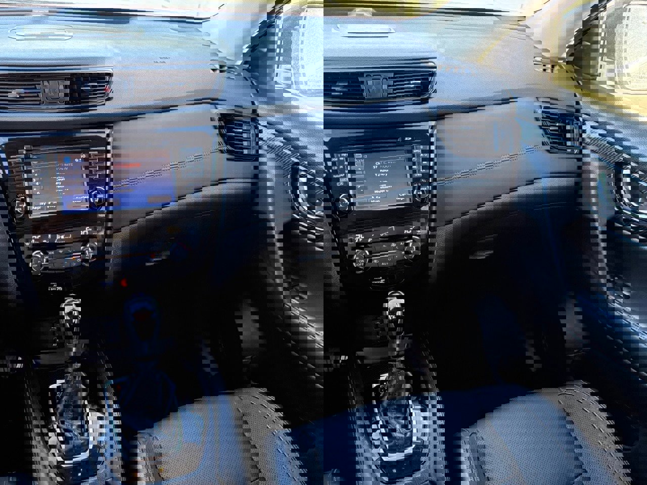 Used 2017 Nissan Rogue SL w/ SL Premium Package image 14