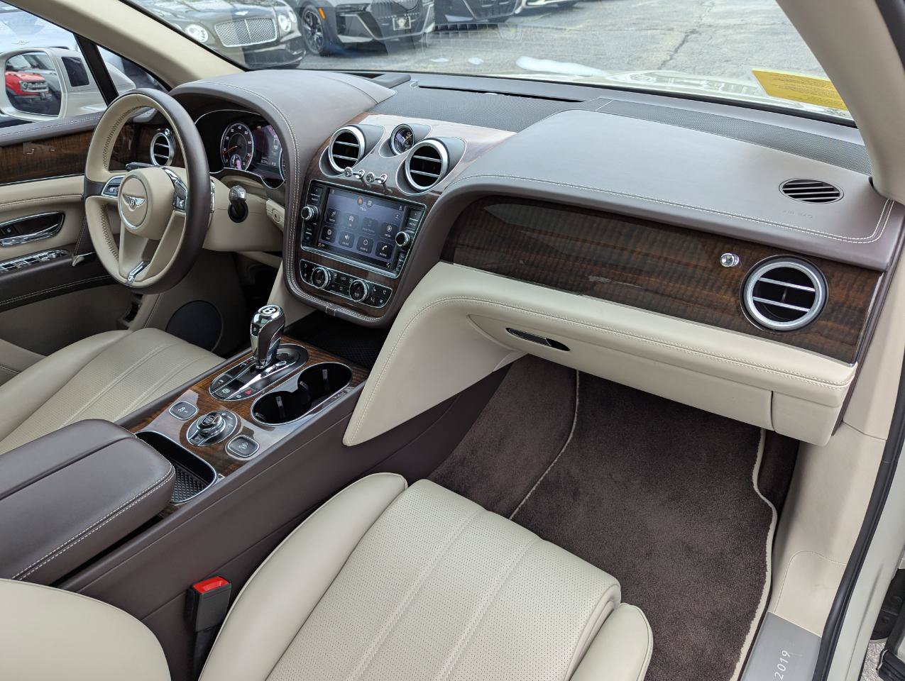 Used 2020 Bentley Bentayga AWD/4WD image 35