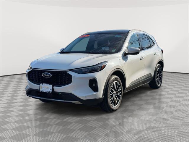 Used 2025 Ford Escape PHEV w/ PHEV Premium Package image 3
