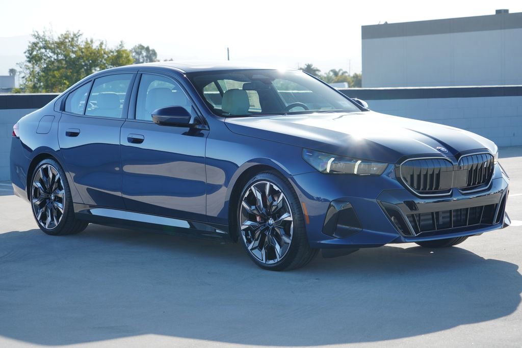 New 2026 BMW i5 eDrive40 w/ M Sport Package RWD image 3