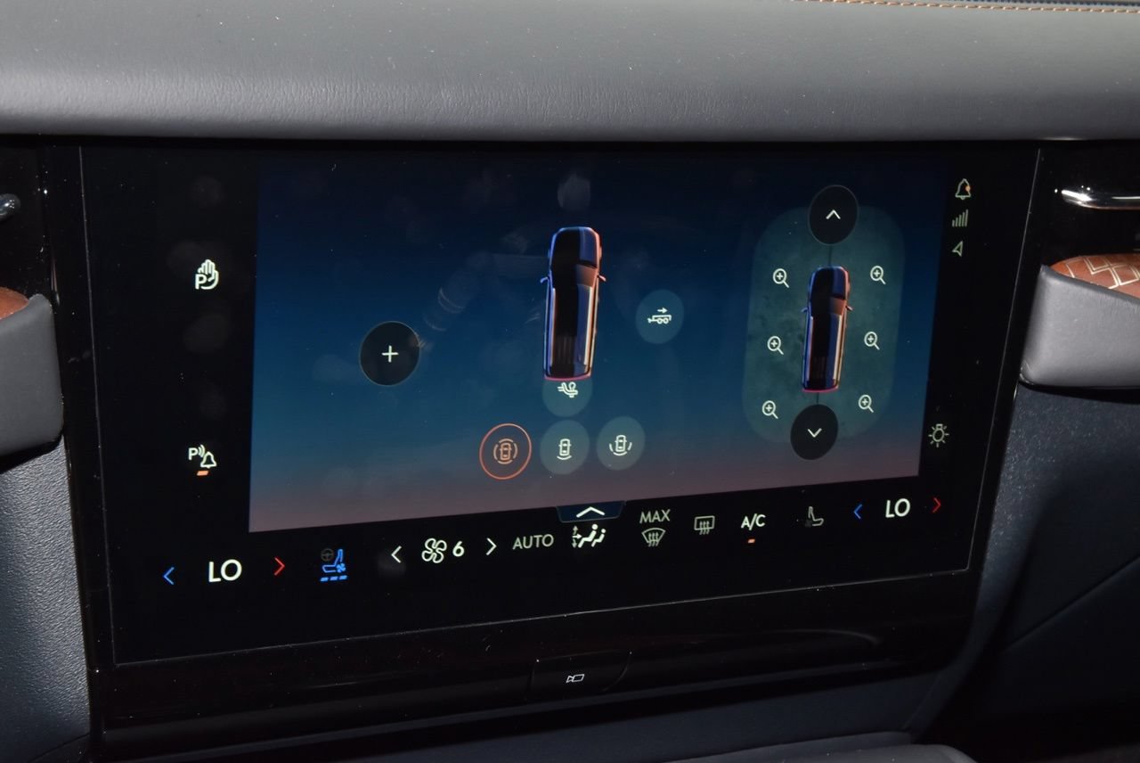New 2026 Lincoln Navigator Black Label AWD/4WD image 32