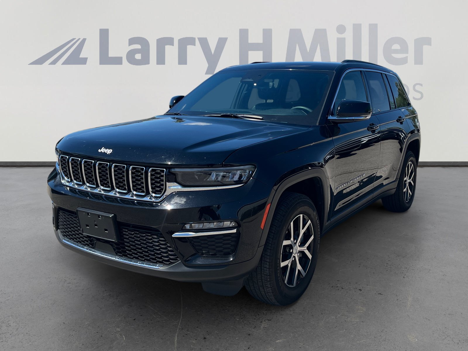 Certified 2024 Jeep Grand Cherokee Limited RWD image 1