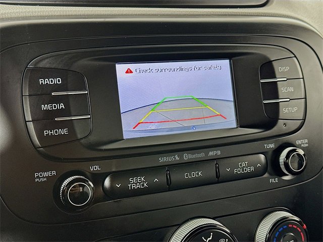 Used 2016 Kia Soul + image 11