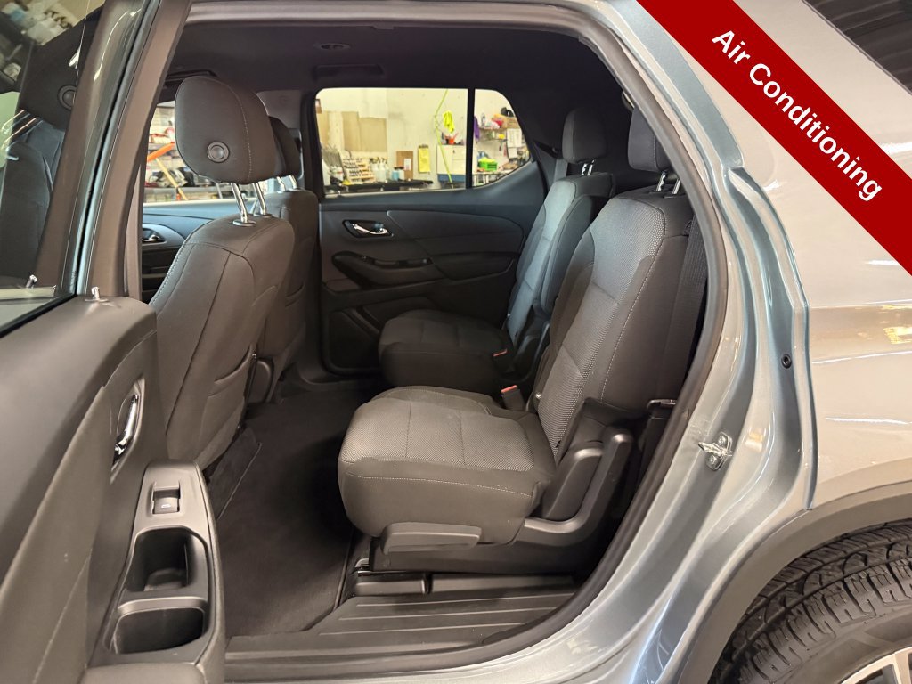 Used 2023 Chevrolet Traverse LT w/ LPO, Cargo Package AWD/4WD image 33