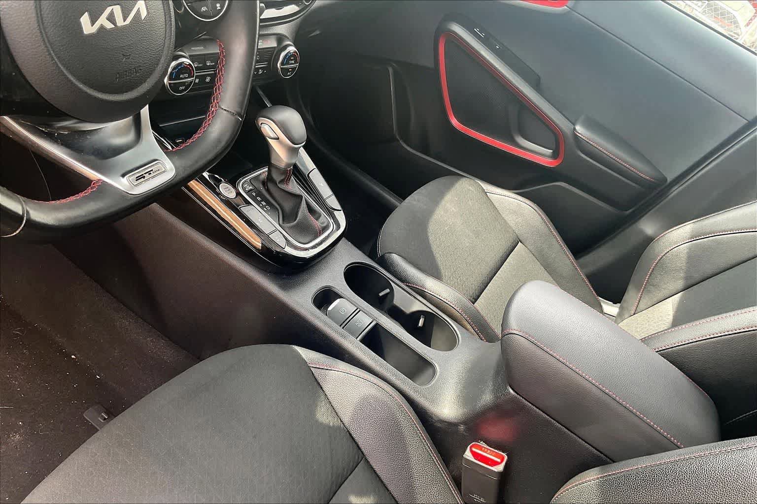 Used 2024 Kia Soul GT-Line w/ GT-Line Technology Package FWD image 16