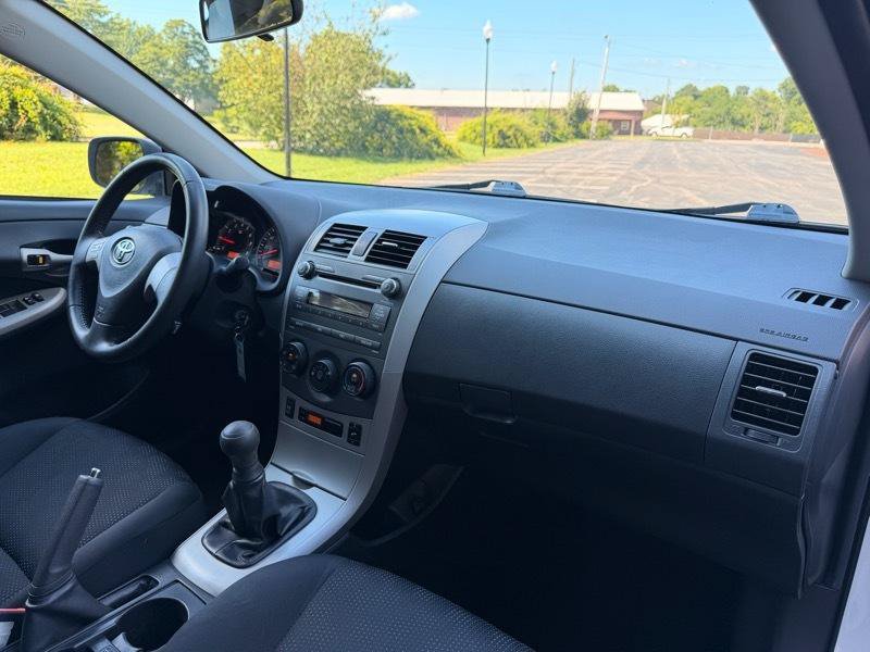 Used 2010 Toyota Corolla FWD image 12