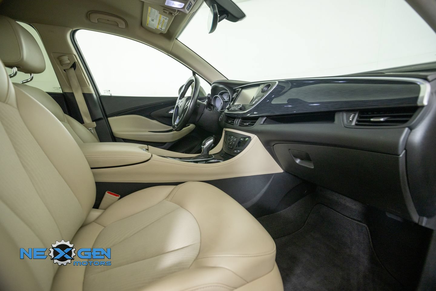 Used 2018 Buick Envision Preferred FWD image 38