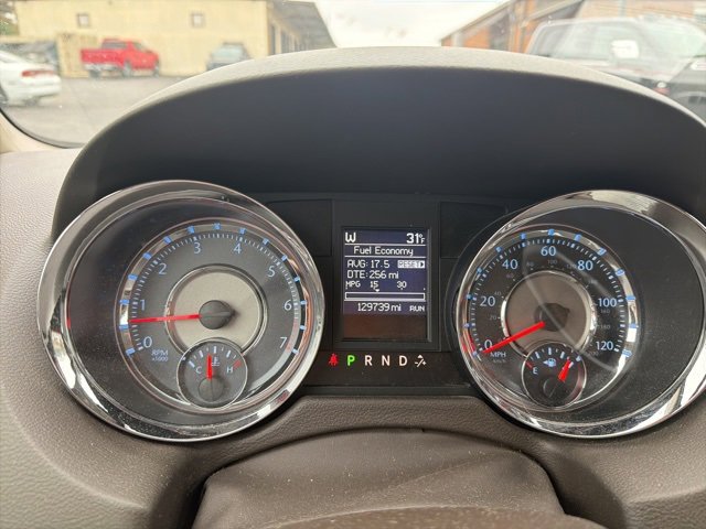 Used 2012 Chrysler Town & Country Limited w/ Luxury Group image 17