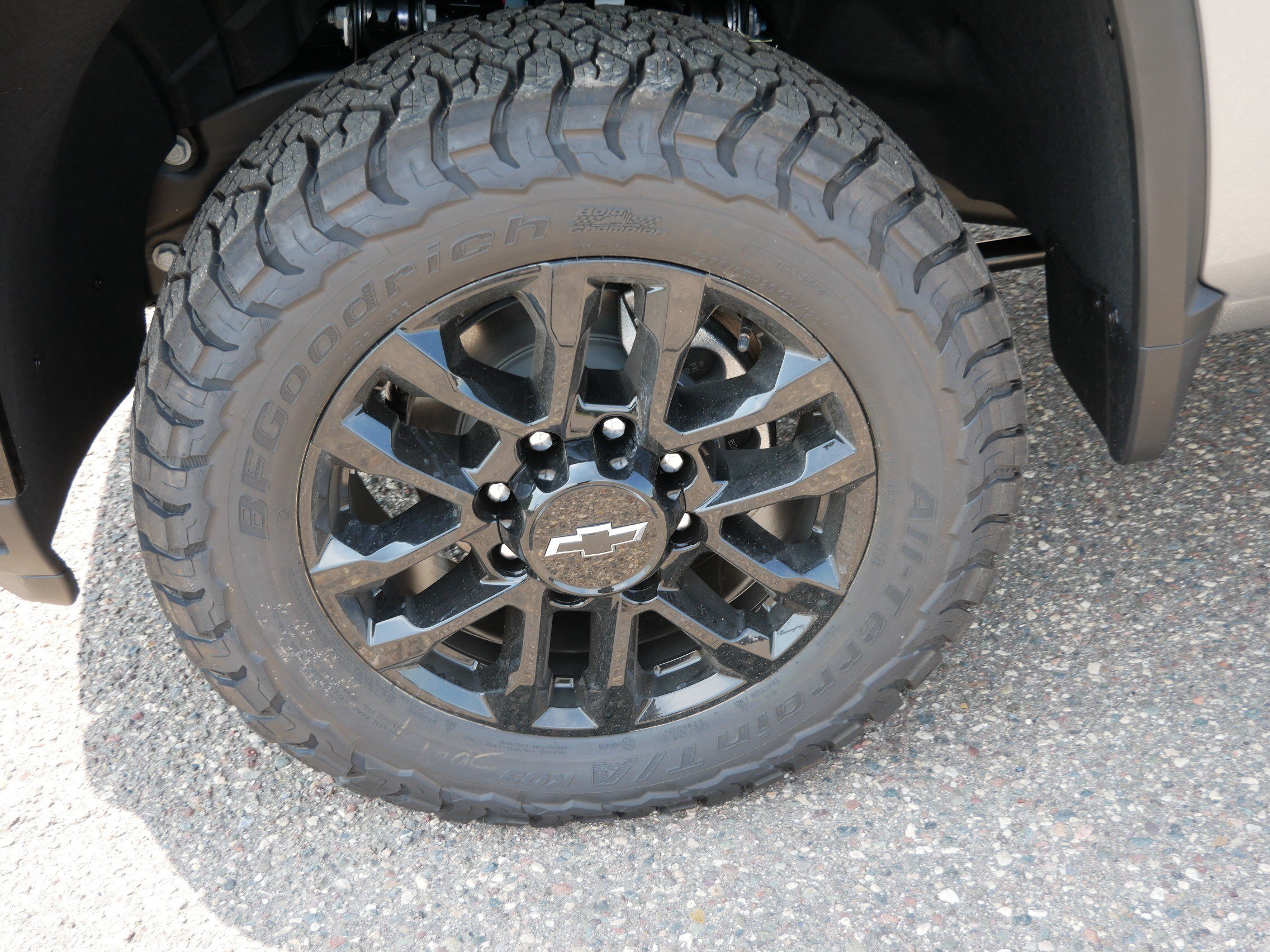 New 2026 Chevrolet Silverado 2500 LTZ w/ LTZ Plus Package AWD/4WD image 9