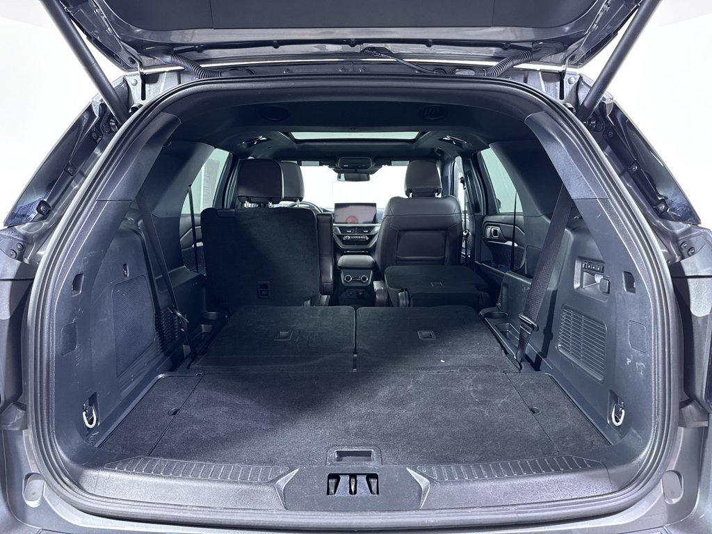 Used 2025 Ford Explorer Platinum w/ LUX Leather Package AWD/4WD image 9