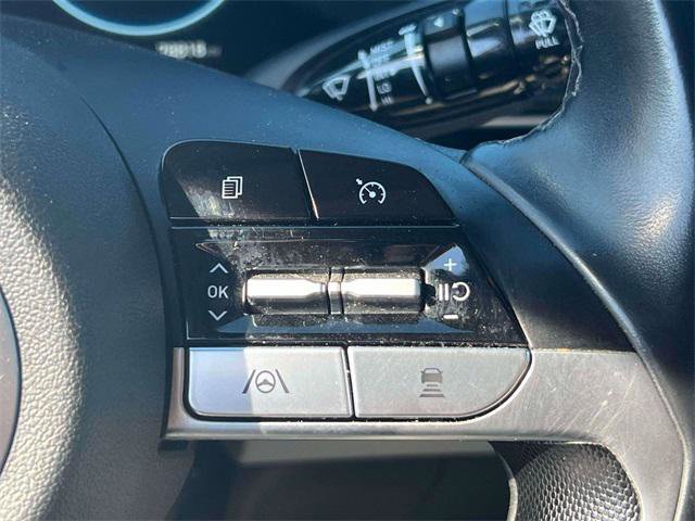 Used 2023 Hyundai Elantra Limited image 19