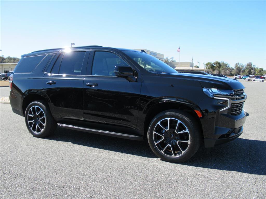 Used 2022 Chevrolet Tahoe RST w/ Luxury Package AWD/4WD image 2
