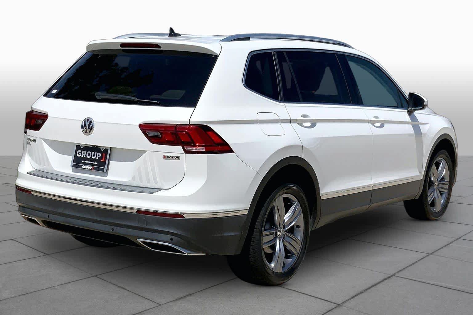Used 2020 Volkswagen Tiguan SEL w/ 3rd Row Seat Package AWD/4WD image 12