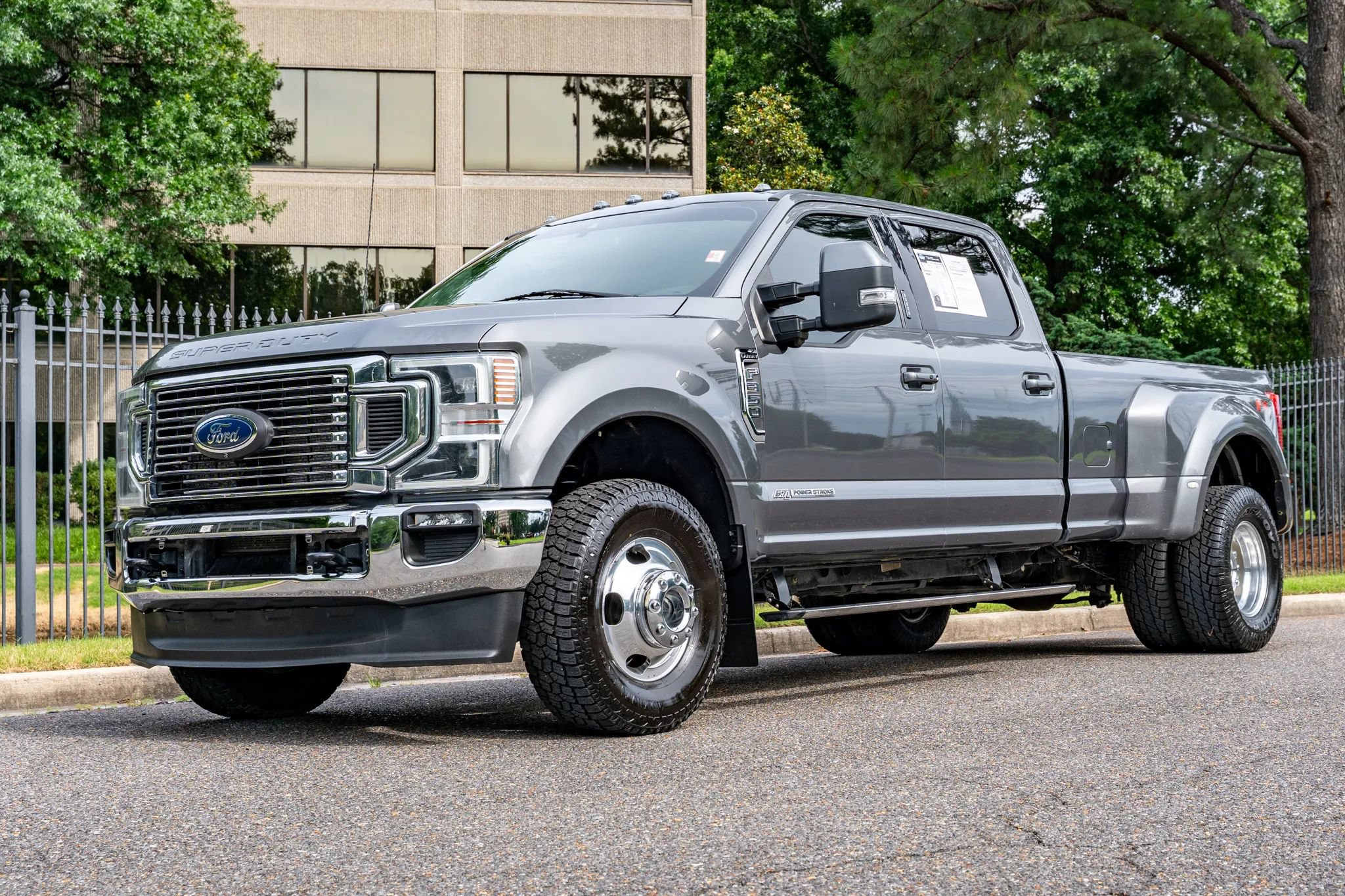 Used 2022 Ford F350 Lariat w/ Lariat Ultimate Package AWD/4WD image 1