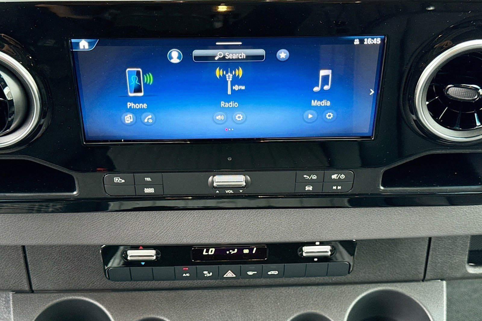 New 2025 Mercedes-Benz Sprinter 2500 image 12