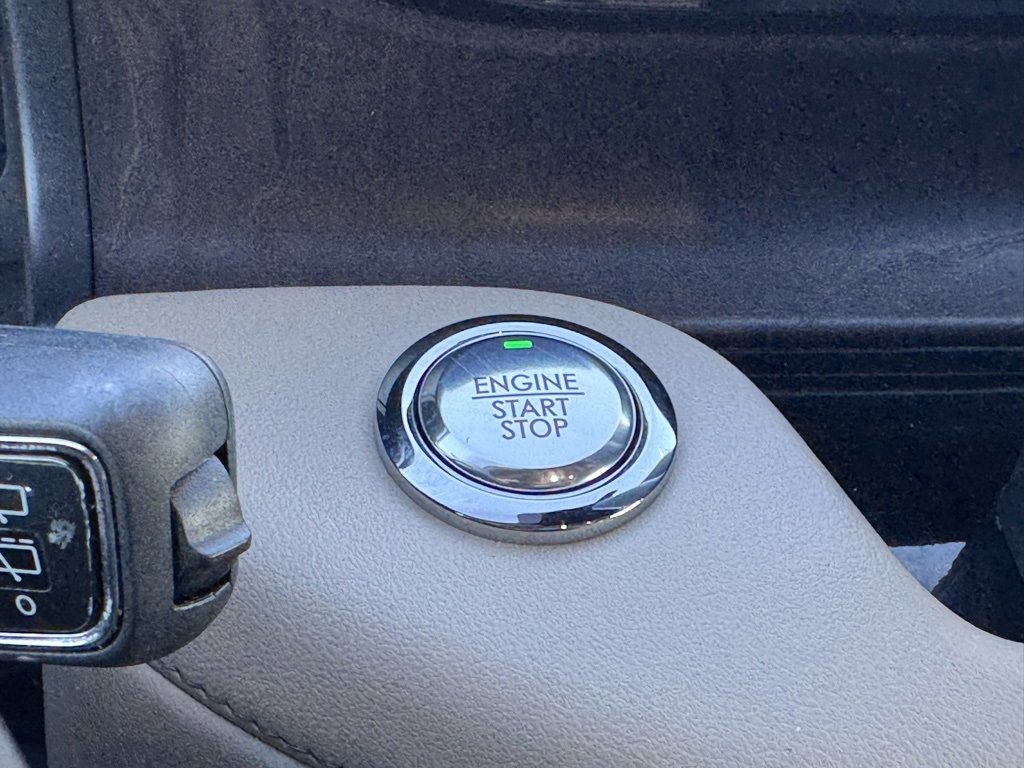 Used 2023 Lincoln Aviator Reserve w/ Equipment Group 201A image 6