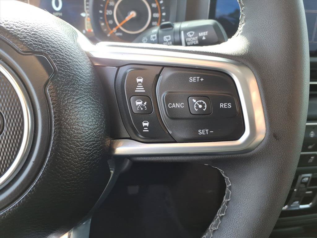 Used 2026 Jeep Wrangler Unlimited Sahara AWD/4WD image 25