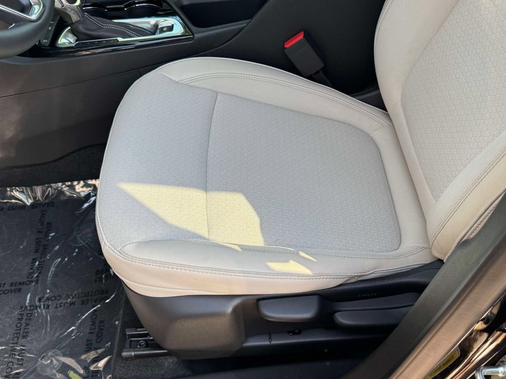 Used 2024 Buick Encore GX Preferred FWD image 3