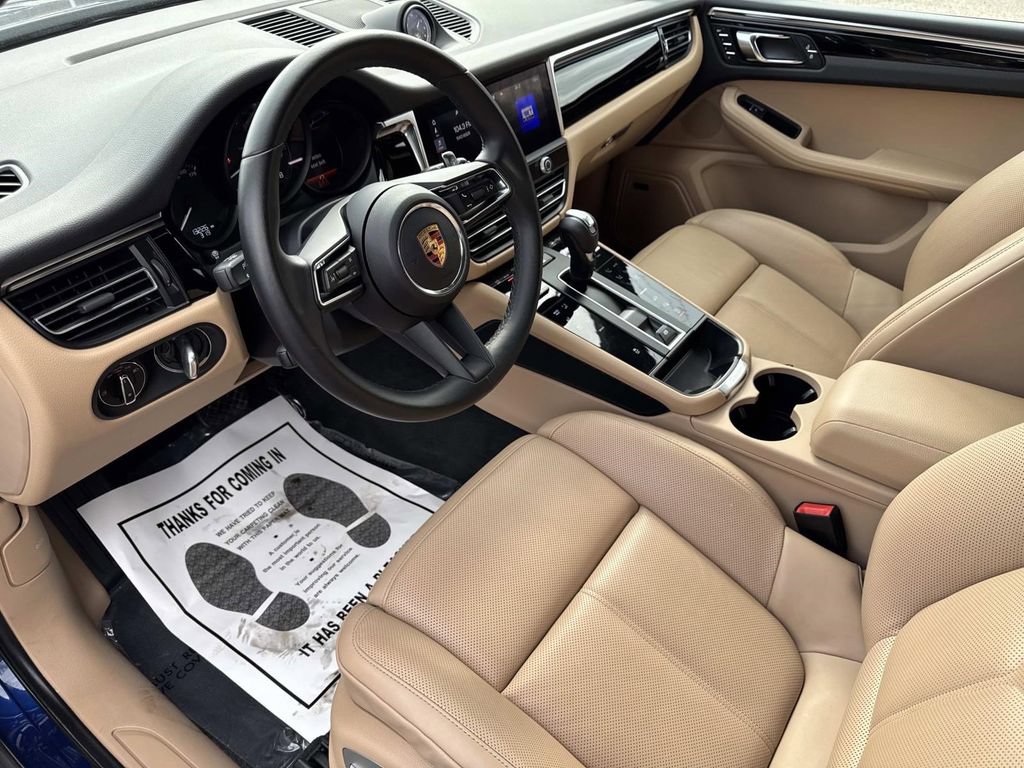 Used 2024 Porsche Macan AWD/4WD image 22