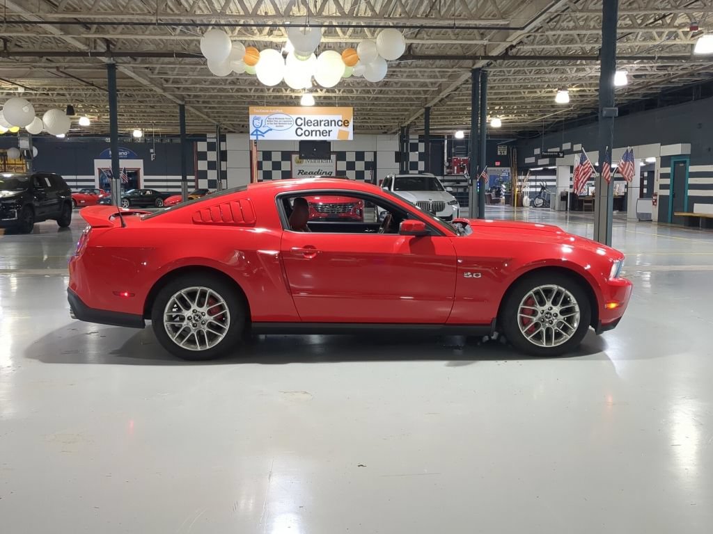Used 2012 Ford Mustang GT Premium w/ GT Coupe Accessory Pkg 5 RWD image 8