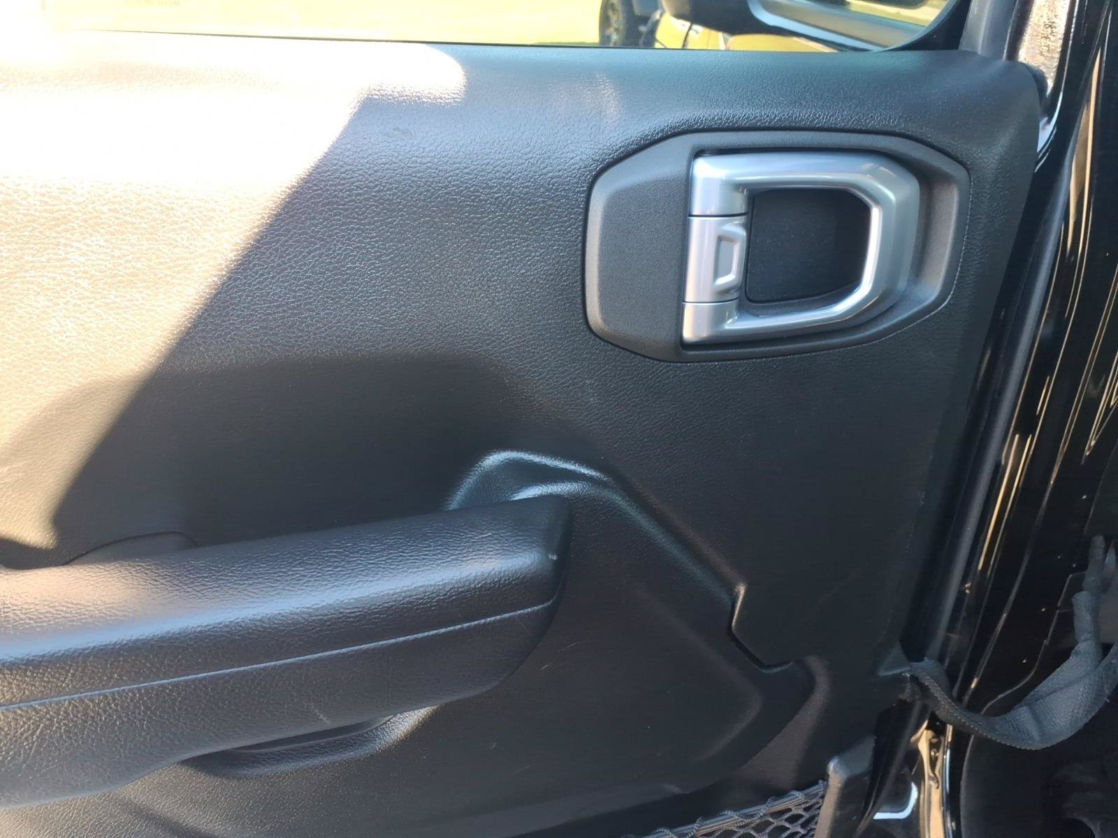 Used 2023 Jeep Gladiator Sport AWD/4WD image 9