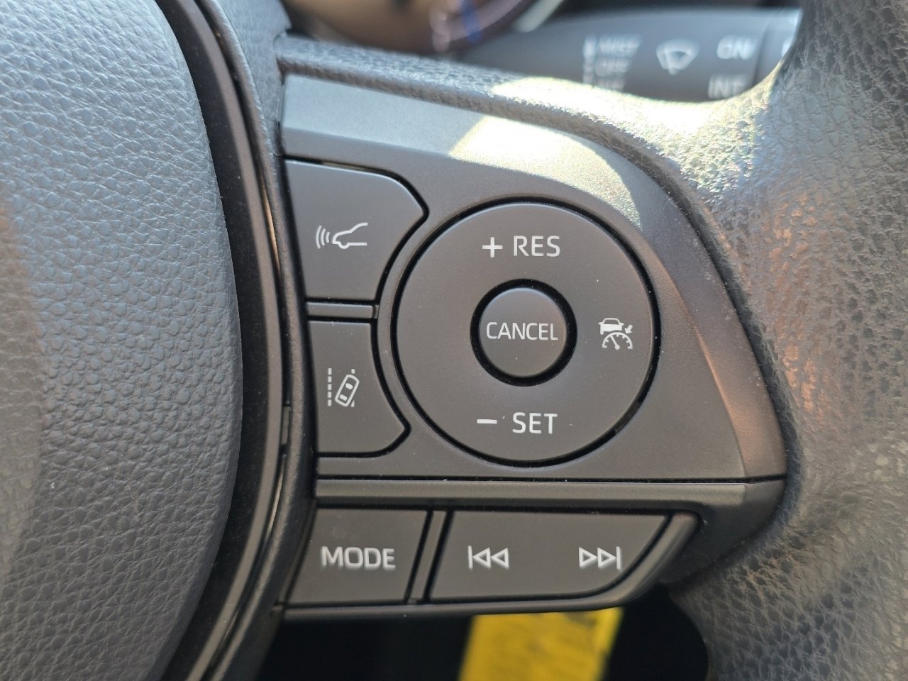 Used 2024 Toyota RAV4 LE image 30