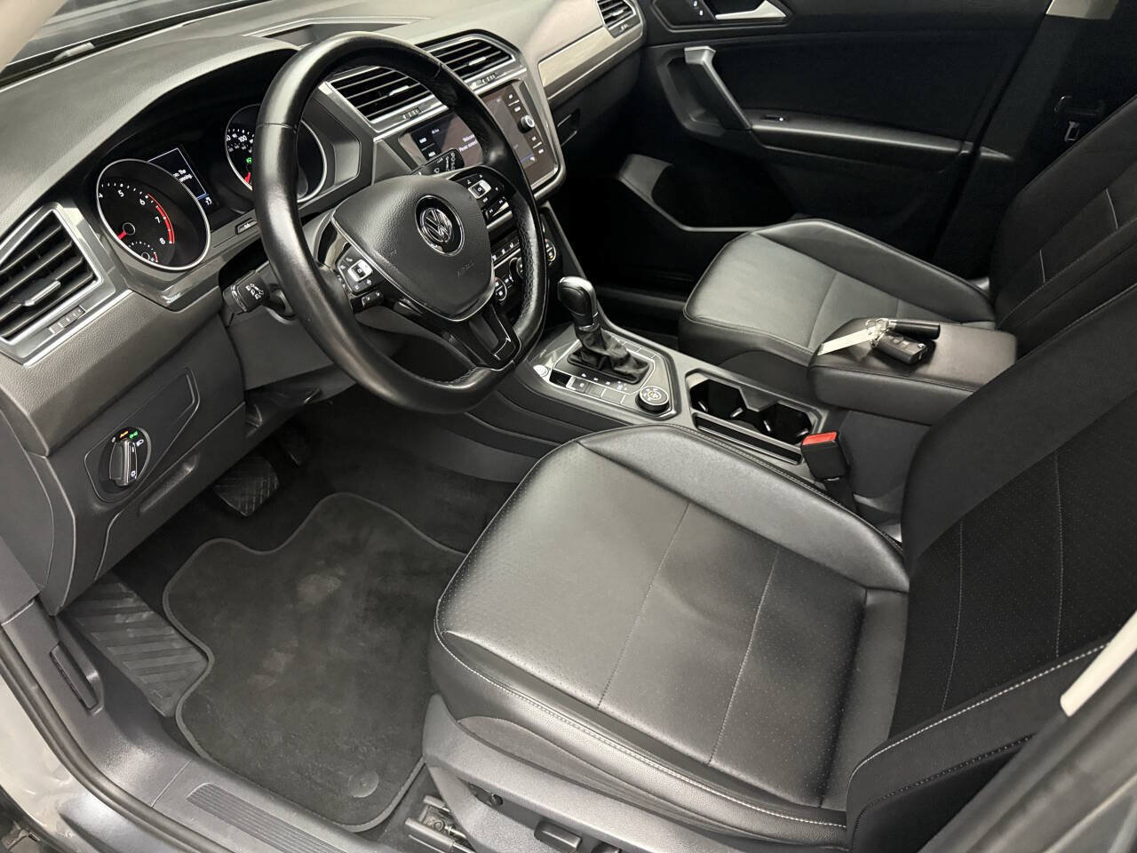 Used 2019 Volkswagen Tiguan SE w/ 3rd Row Seat Package AWD/4WD image 22