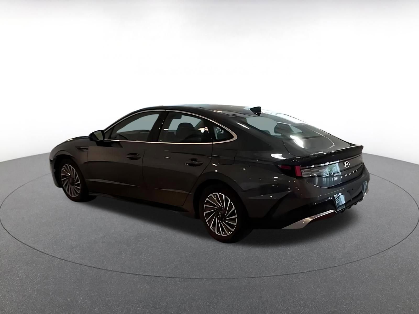 Used 2025 Hyundai Sonata SEL FWD image 10