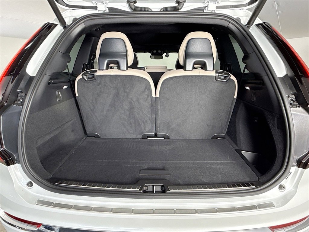New 2025 Volvo XC90 B6 Plus w/ Protection Package Premier image 28