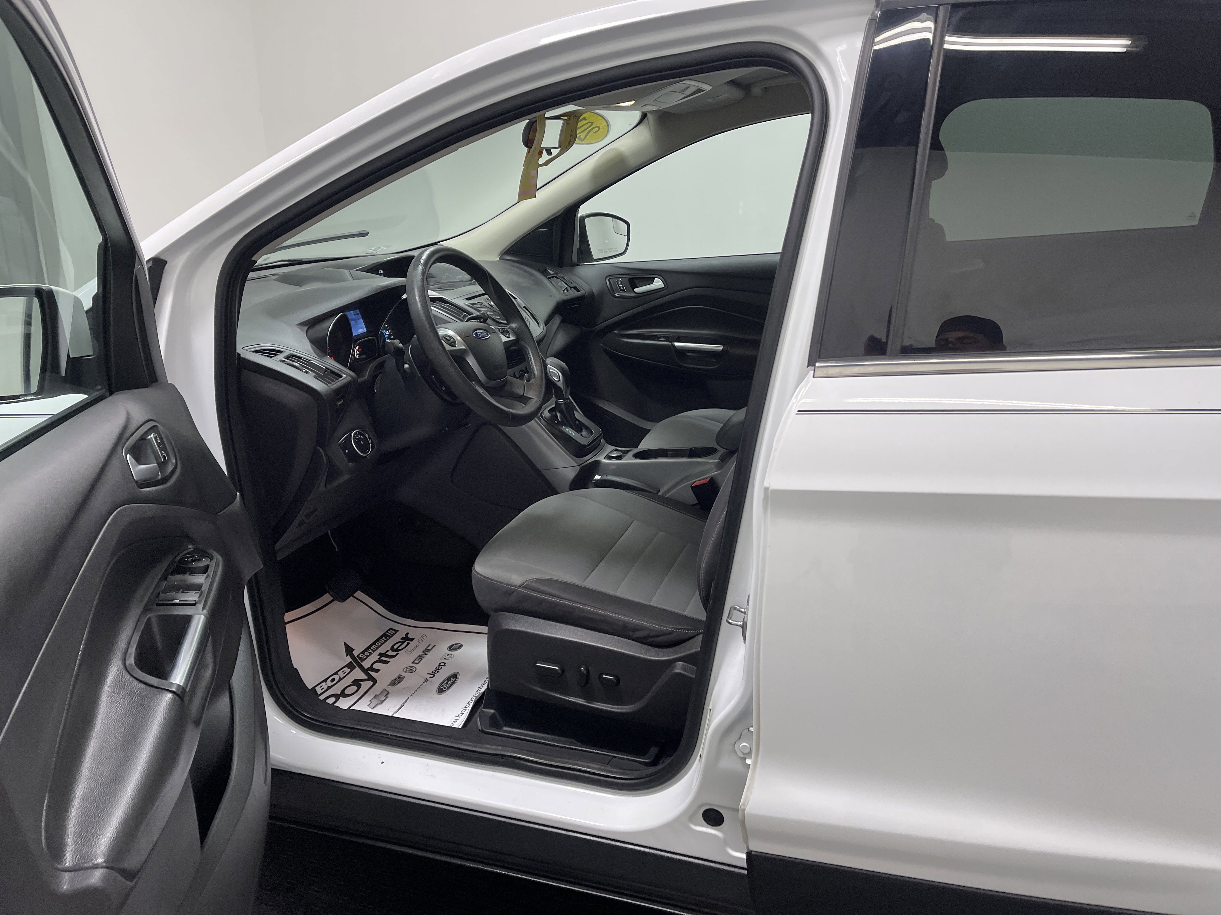 Used 2015 Ford Escape SE image 18