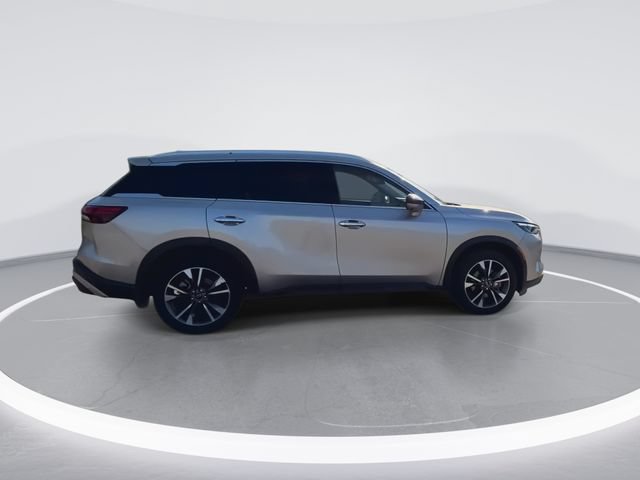 Used 2023 INFINITI QX60 Luxe w/ Cargo Package FWD image 12