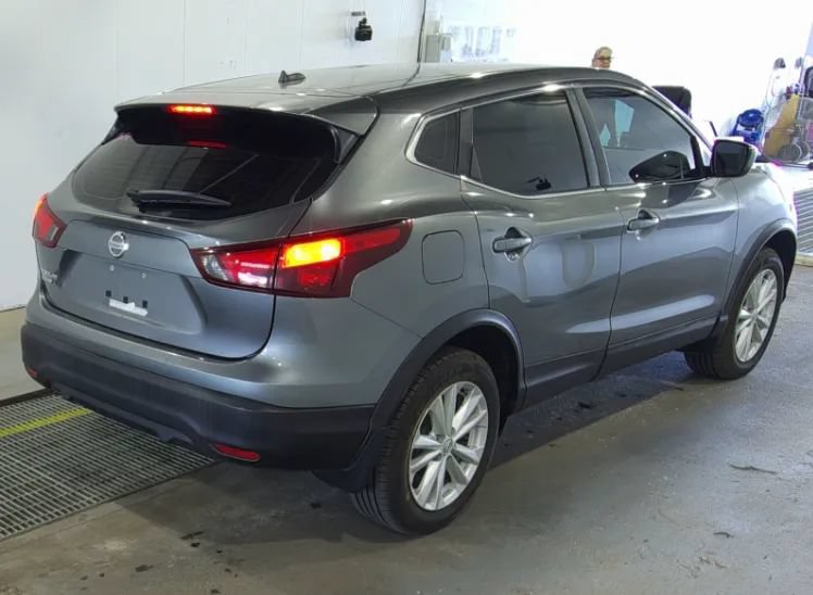 Used 2017 Nissan Rogue Sport S w/ S Appearance Package FWD image 2