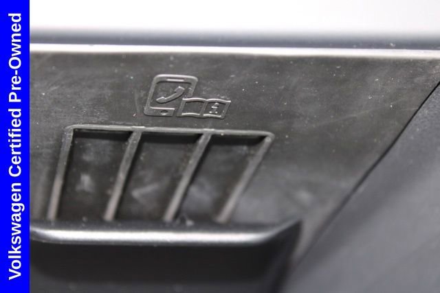 Used 2025 Volkswagen Tiguan SE image 42