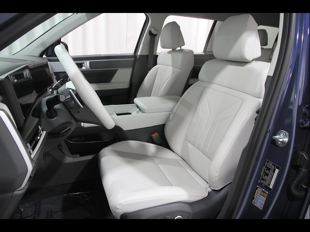 Certified 2025 Hyundai Santa Fe SEL AWD/4WD image 5