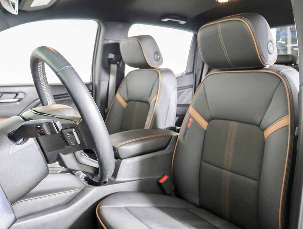 Used 2024 GMC Canyon AT4 w/ Technology Package image 7