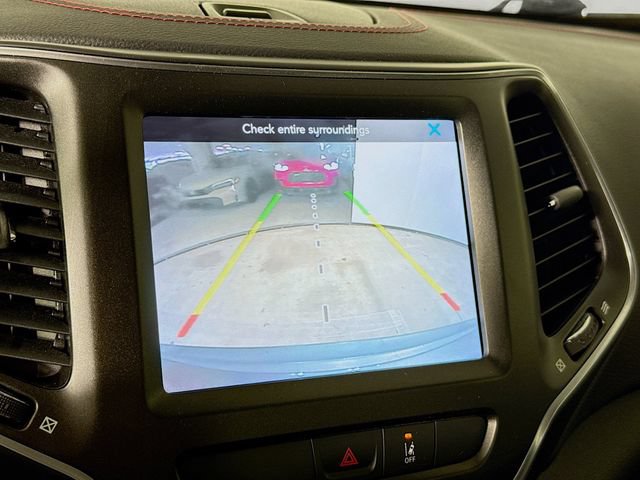 Used 2022 Jeep Cherokee Trailhawk AWD/4WD image 12