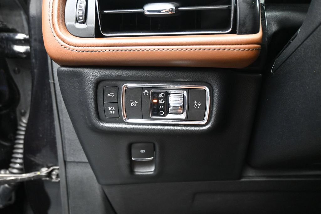 Used 2021 Lincoln Nautilus Reserve w/ Cargo Utility Package FWD image 12