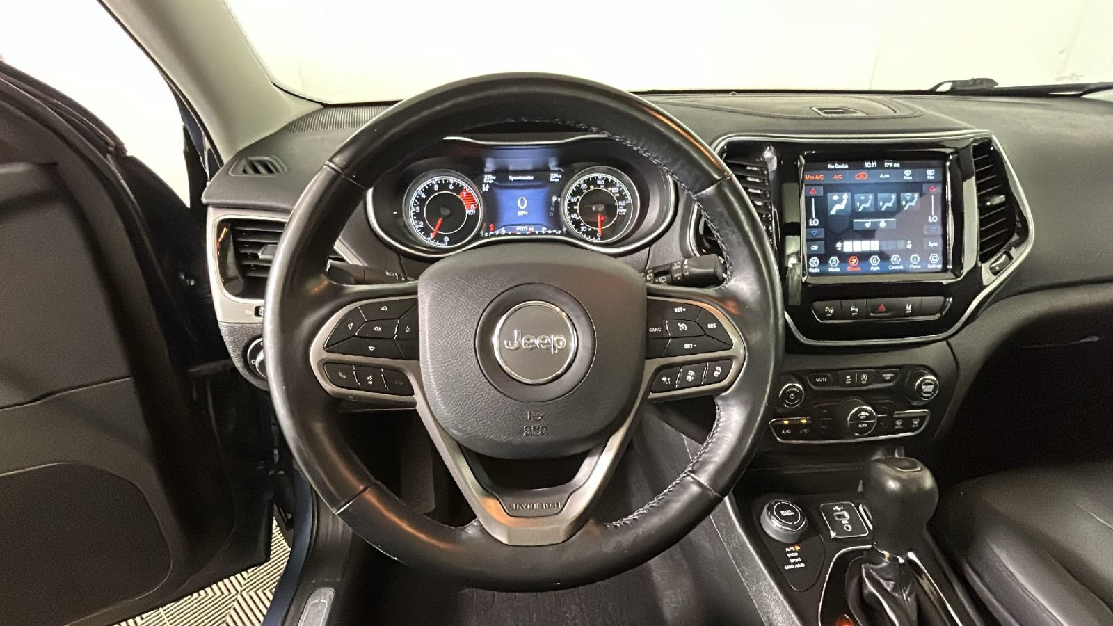 Used 2021 Jeep Cherokee Limited AWD/4WD image 16