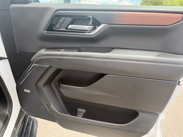 Used 2025 GMC Yukon Denali AWD/4WD image 30