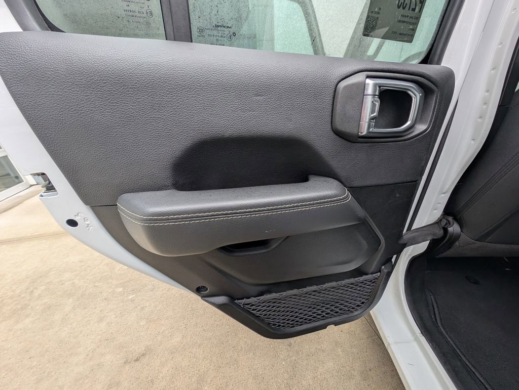 Used 2023 Jeep Wrangler Sahara image 39