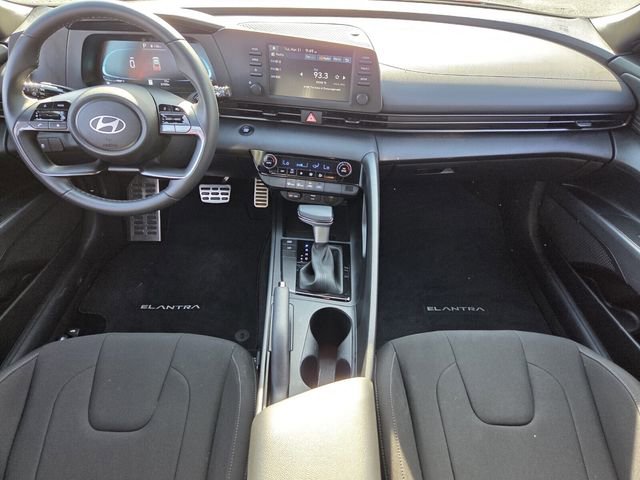 Used 2025 Hyundai Elantra Sport FWD image 12