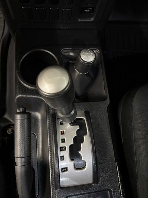 Used 2010 Toyota FJ Cruiser 4WD image 22